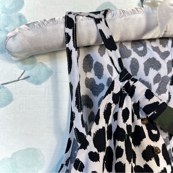 2B Bebe Womens Black & White Animal Print Sleeveless Dress Faux Gold Necklace - Picture 4 of 16